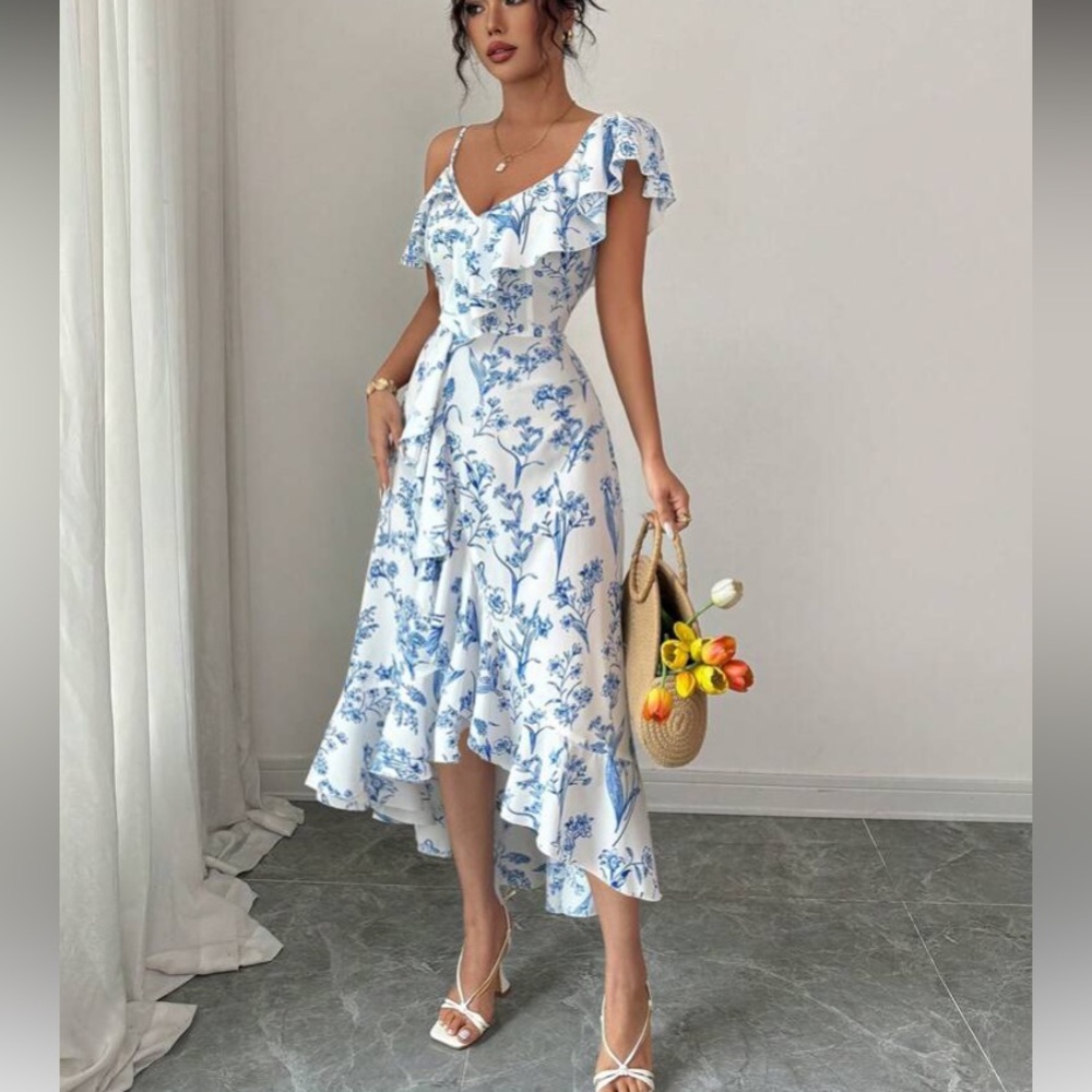 Elegant Blue Floral Maxi Dress - Picture 5 of 6